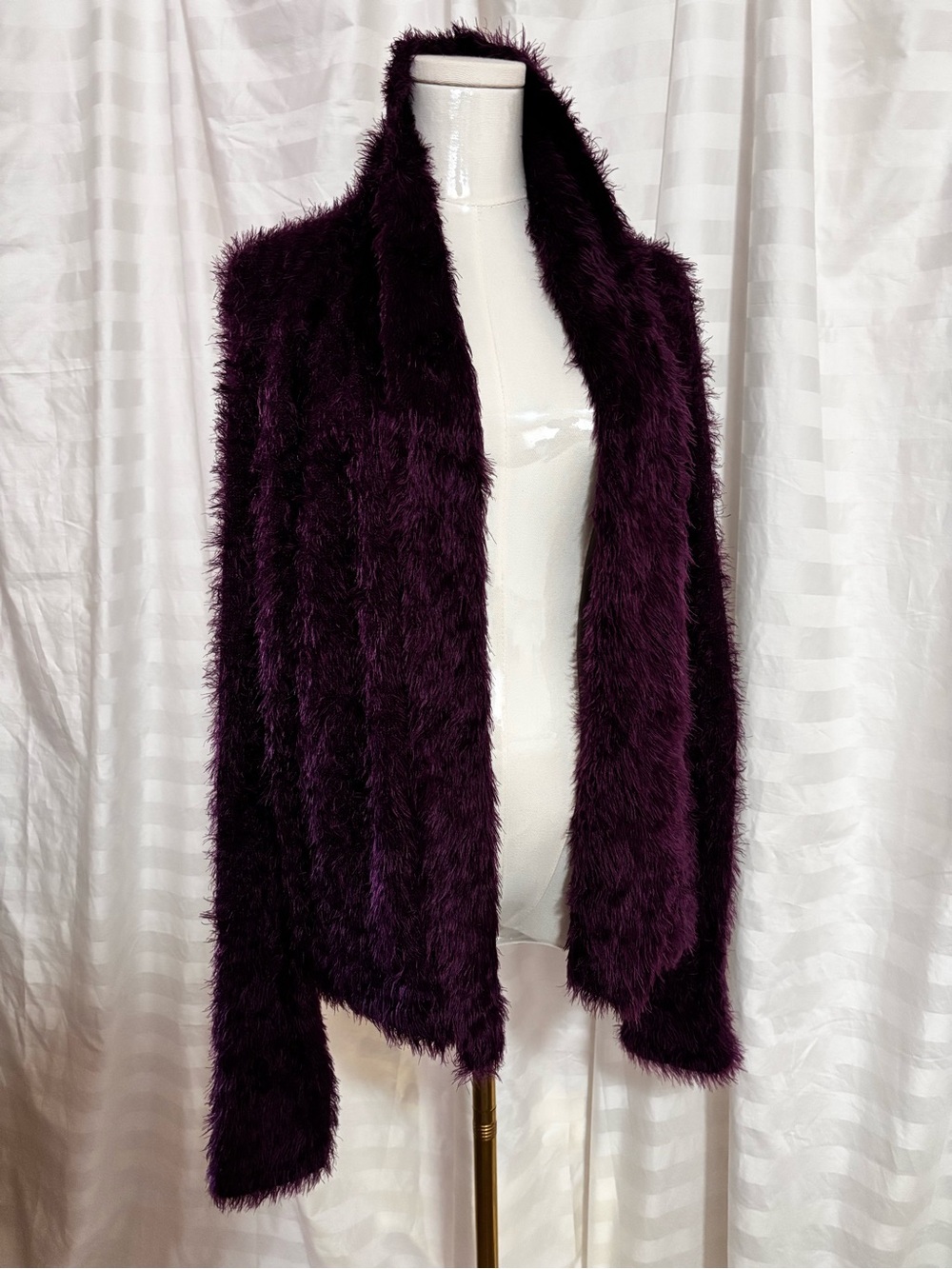 Plush Faux Fur Open Front Cardigan Sweater - Deep Purple LOGO Lori Goldstein - Picture 4 of 4